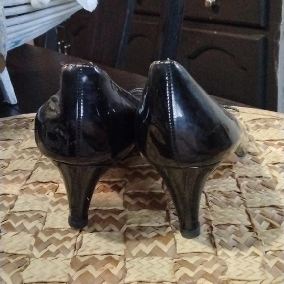 PRADA HEELS PATENT LEATHER - Picture 4 of 10